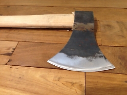 Minaccia di morte moglie con una mannaia: arrestato cingalese