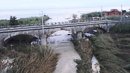 Casteldaccia, baracche abusive e villette vicino al fiume della morte