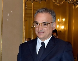 Un tifoso muore a Milano per colpa di gruppo ultras, indagini e indignazione
del questore-arbitro di A con un passato a Catania