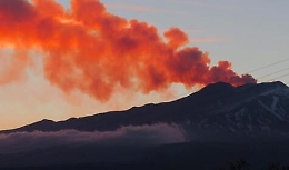 Etna, diminuisce l'attività sismica ma c'è chi ancora dorme nelle auto