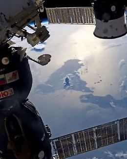 Etna "fotografata" da satelliti: Sicilia sembra "rigata" da lacrima bianca