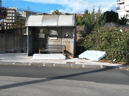 Catania, Via del Canalicchio: attesa "comoda" alla fermata dell'AMT