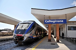 Si torna a viaggiare sulla Caltagirone-Ct
riapre martoriata linea ferroviaria