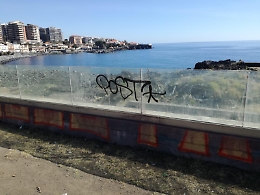 Catania: lungomare imbrattato dopo 48 ore dalla pulizia