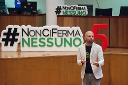 L' inviato di Striscia Luca Abete a Catania: "La mia sfiga, la chiave del mio successo"