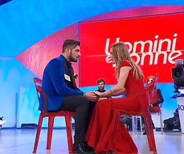 Ursula Bennardo incinta di Sossio Aruta e al Trono Over spunta l'ecografia