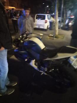 Incidente in piazza Stesicoro: moto travolge tre pedoni, quattro feriti