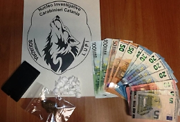 Catania, il PR organizzava serate e spacciava cocaina: arrestato