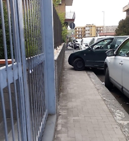 Catania, il solito automobilista furbo...