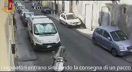 Catania, rapina in casa di anziana
con 3 suoi nipoti a fare da basisti