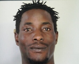 Catania, lavavetri e spacciatore nigeriano aggredisce anche agente: arrestato