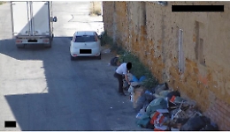 Abbandonavano i rifiuti e fuggivano: 22 denunciati a Porto Empedocle