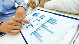 Enna, il consulente finanziario si intascava i soldi dei clienti