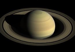 Tutti col naso all'insù: è la notte di Saturno