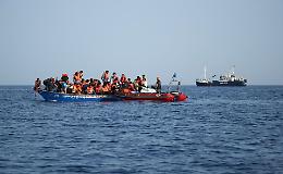 Migranti: stop ad Alan Kurdi firmato da Salvini, Trenta e Toninelli, ma a Lampedusa continuano mini-sbarchi