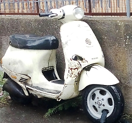 Catania: scooter abbandonati, rimozione ferma da anni
