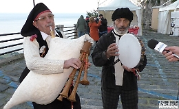 Il suono del Natale con con i "ciaramiddari" di Castelmola