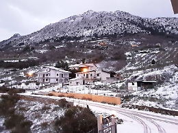 Maltempo, mareggiata alle Eolie e neve anche a bassa quota nel Palermitano
