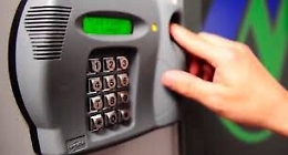 Asp Enna rileva presenze personale con le impronte digitali, garante la multa: violata la privacy