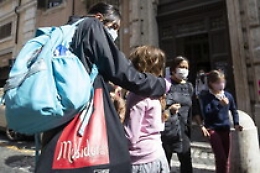 Covid, ipotesi scuole aperte fino al 30 giugno soltanto per elementari