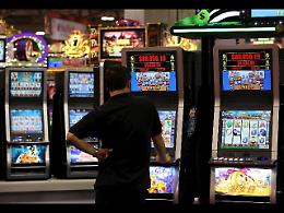 Ludopatia e solitudini degli anziani nel "mirino" della Regione: 1,5 milioni per combattere «nuove emergenza sociali»