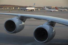 Caro dei biglietti aerei da e per la Sicilia, Armao: «Tariffe da calmierare»