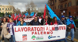 E' braccio di ferro tra Almaviva Contact e sindacati per cessione ramo d'azienda