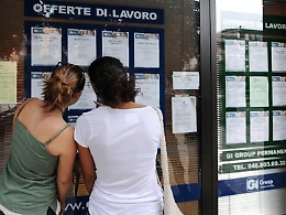 L’occupazione frena ad agosto e invecchia la forza lavoro