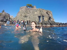 Da Agrigento a Catania, tanti siciliani salutano il 2017 a mare