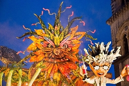 Carnevale Acireale, re burlone verso i saluti