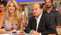 Rivela in tv l'età del conduttore: è scontro tra Adriana Volpe e Giancarlo Magalli