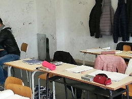 Catania, droga in un istituto di Barriera, segnalati tre studenti