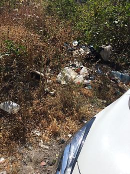 Catania, spazzatura in via San Filippo Neri