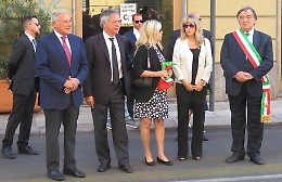 Per la terza volta rubata bandiera sotto lapide generale Dalla Chiesa