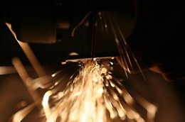 Esplosione a Catania, sott'accusa un flex: «Ma è impossibile, vigili preparati»