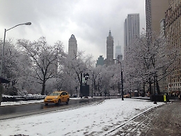 Neve a New York, rientrano primi studenti che erano rimasti bloccati