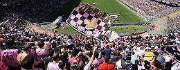 Nove club di serie B hanno chiesto l'esclusione del Palermo