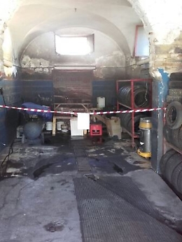 Scarico illegale di acque reflue e sfruttamento dei lavoratori: sequestrato autolavaggio