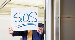 Storie di povert&agrave;, Emanuele: &laquo;Ho venduto le fedi per far studiare i miei figli&raquo;