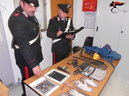 Siracusa, denunciati due “tombaroli” che depredavano Noto Antica