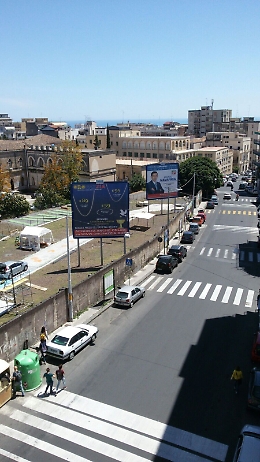 Catania, quegli enormi cartelloni che deturpano il decoro urbano