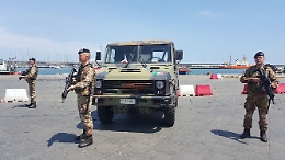 Strade Sicure anche al porto di Catania, spacciatore fermato da pattuglia dell'Esercito