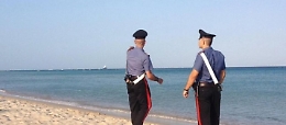 Sciacca, tenta di violentare due ragazze in spiaggia: fermato romeno