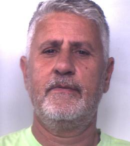 Assalt&ograve; furgone alimentari ad Aci Catena: preso rapinatore