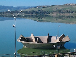 Fa il "pieno" la diga dell'Ogliastro,  in salvo le colture delle Piana etnea