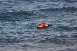 Il nuovo naufragio in Libia: morti in 100 dopo aver annaspato per un'ora