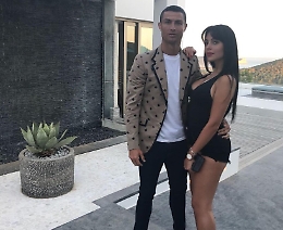 Ronaldo e Georgina nella nuova villa a Torino "vietata" ai curiosi