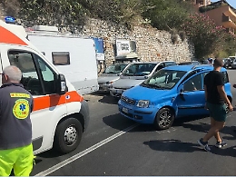 Falciati da un'auto a Taormina, amputato un piede ad una ventenne