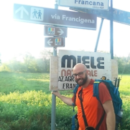 A piedi lungo la via Francigena per una campagna di sensibilizzazione sulla fibromialgia