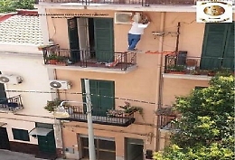 Palermo, montavano condizionatori sospesi nel vuoto: una denuncia
